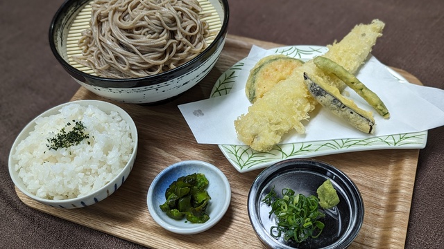 信州蕎麦と天ぷら盛合せ