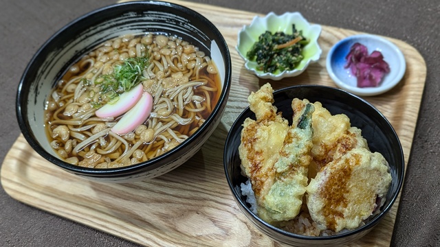 信州蕎麦とミニ鶏天丼